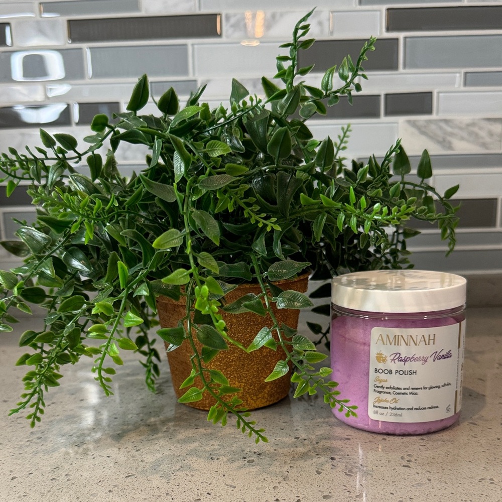 AMINNAH - Raspberry & Vanilla Boobies Sugar Scrub